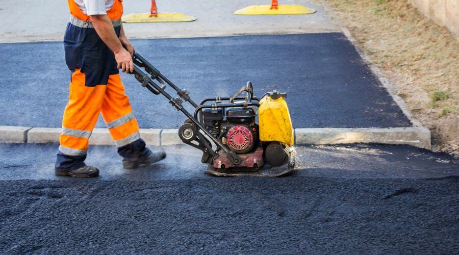 Professional gutter cleaning in Luebbering, MO